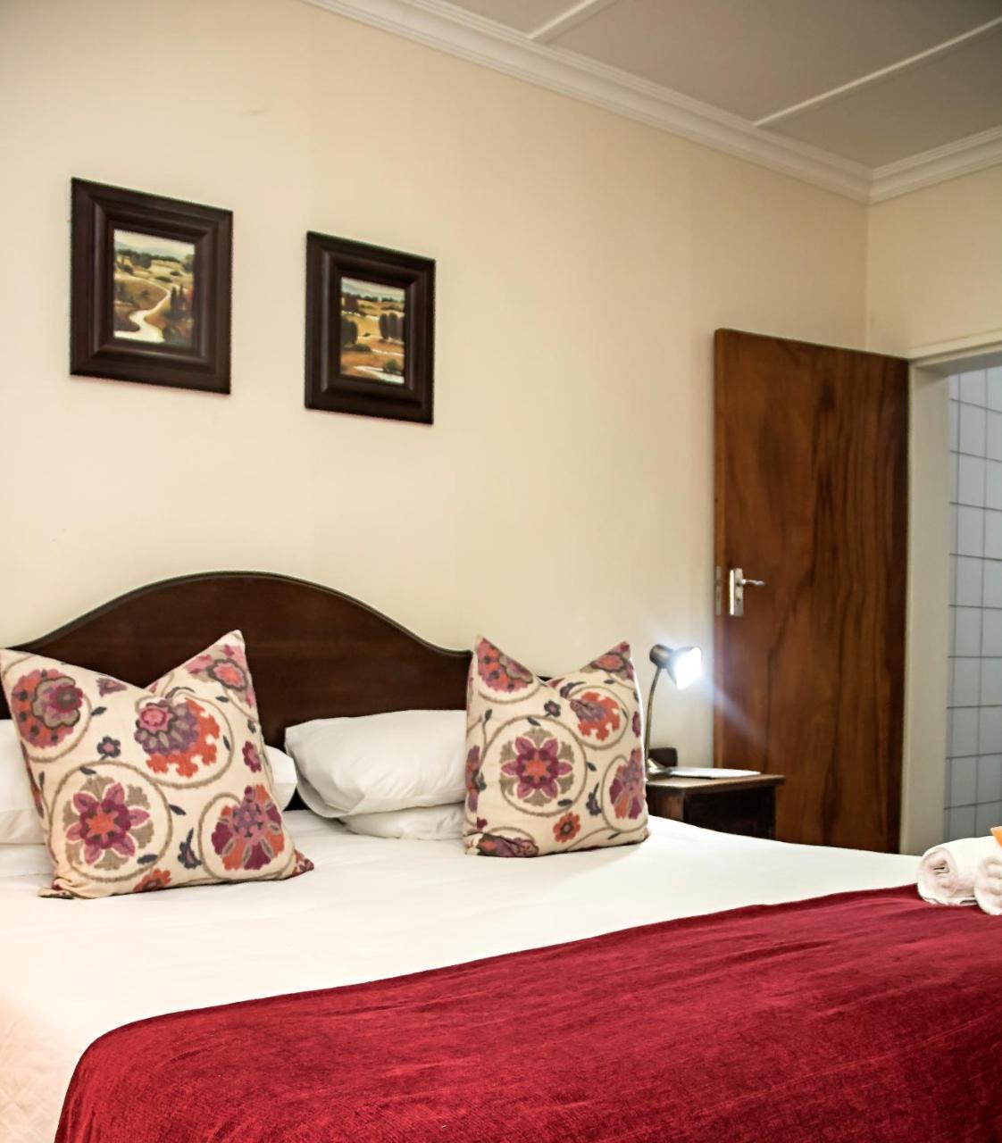Matoppo Inn Beaufort West Exterior foto